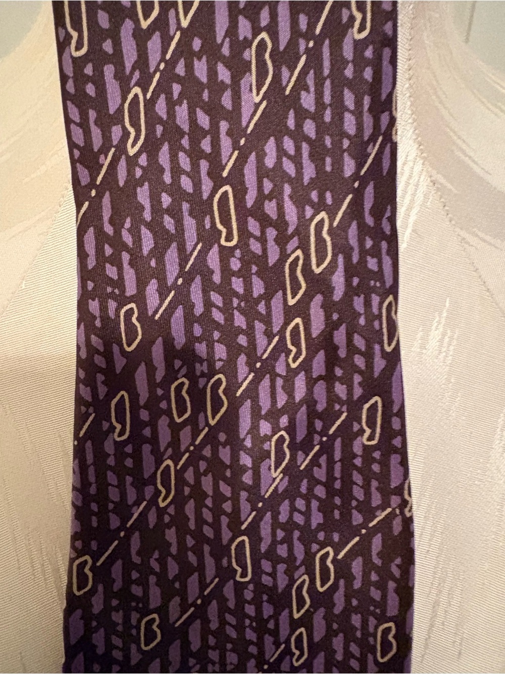 Yves Saint Laurent Purple Patterned Silk Tie with Cream Accents vintage